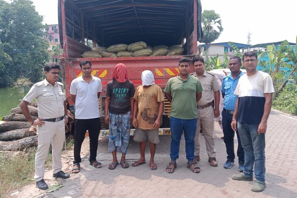 জয়নগরে আটক কয়েকশো বস্তা নকল সিমেন্ট