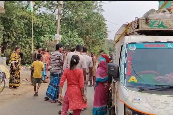 খানাকুলে চুরি’র ঘটনায় এলাকায় চাঞ্চল্য