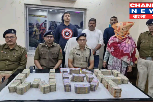 বর্ধমানে গাঁজার সাথে উদ্ধার বিপুল পরিমাণ নগত টাকা চোখ কপালে উঠলো পুলিশের
