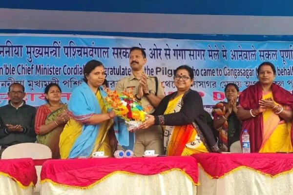 গঙ্গাসাগর মেলা উপলক্ষে দুর্গাপুর হাইরোডে সিঙ্গুরে সহায়তা ক্যাম্প