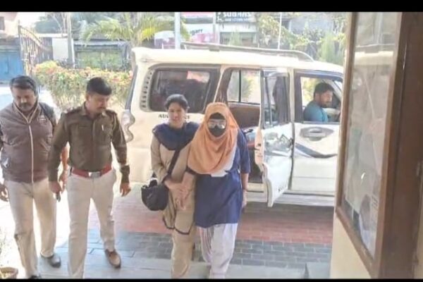 রাজ্যে নজিরবিহীন ভূয়ো মাধ্যমিক পরীক্ষার্থী গ্রেফতার চন্ডীতলায়