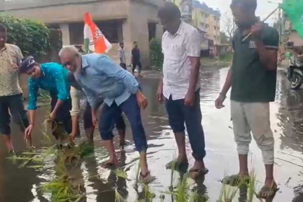 ডানকুনিতে জল যন্ত্রণা ভোগান্তি চরমে সাধারণ মানুষের
