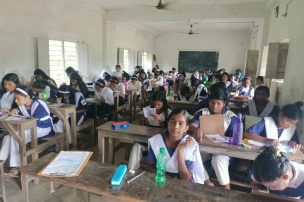 খানাকুলে বিজেপির ডাকা ১২ ঘণ্টার বন্‌ধের মিশ্র প্রভাব