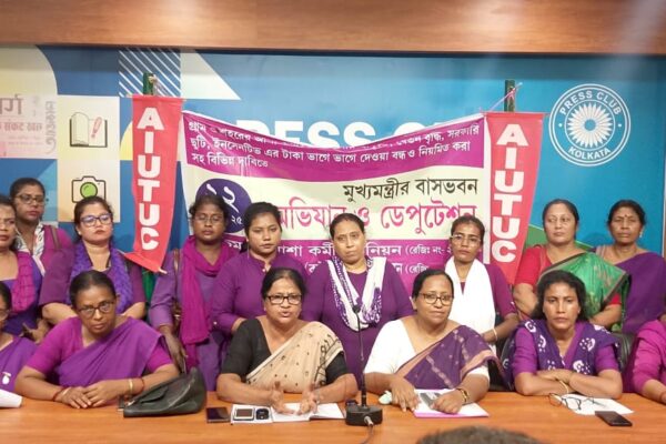 মুখ্যমন্ত্রীর বাসভবন অভিযান ও ডেপুটেশনের ডাক আশা কর্মীদের