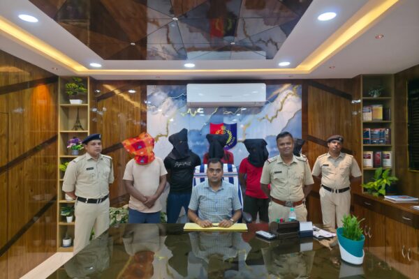 সিঙ্গুর থানার মাস্টার স্টোক গ্রেফতার পাঁচ অপহরণকারী